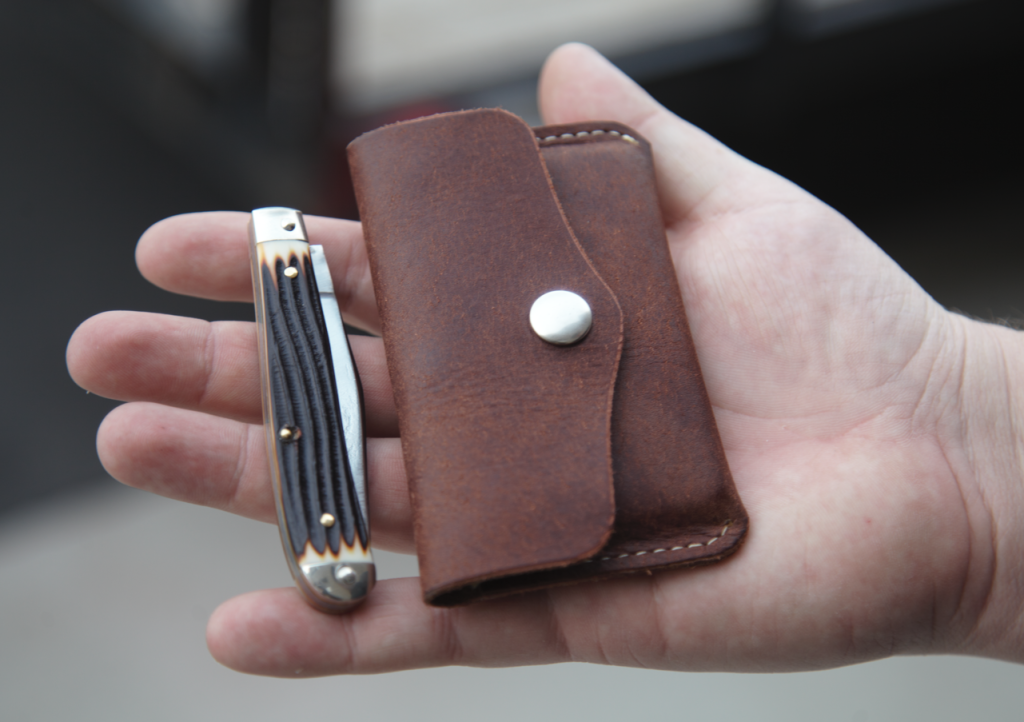 knife-and-wallet