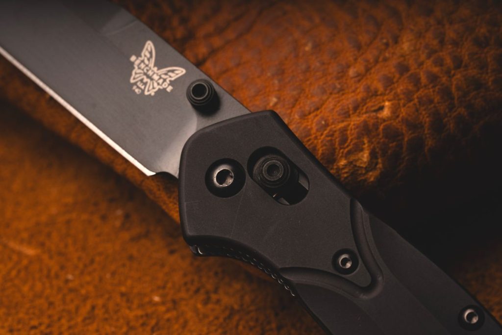 An up close show of a Benchmade 940 Osborne, showcasing its AXIS Lock.