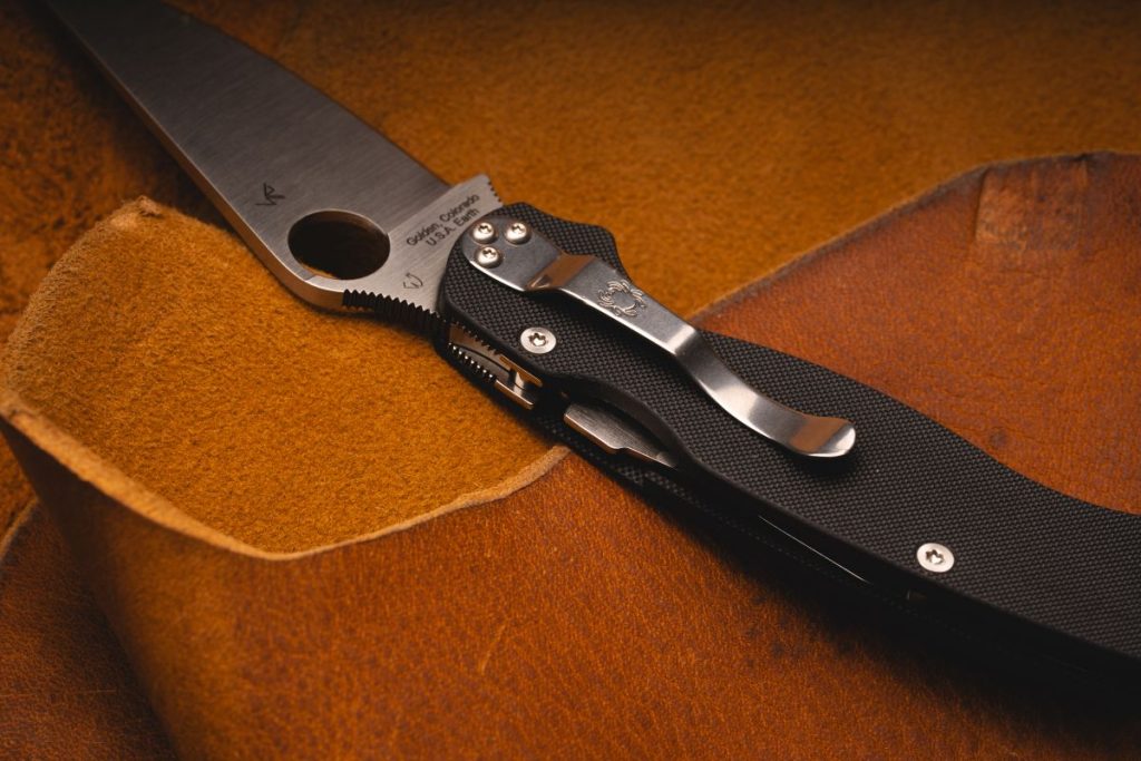 An up-close shot of a Spyderco Paramilitary 2, showcasing the Compress Lock.