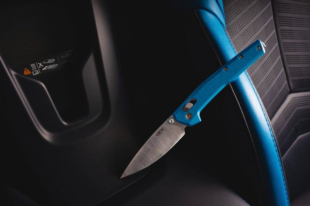The Blade HQ exclusive fiberglass ZT 0117GBLU inside a Corvette with matching blue trim.